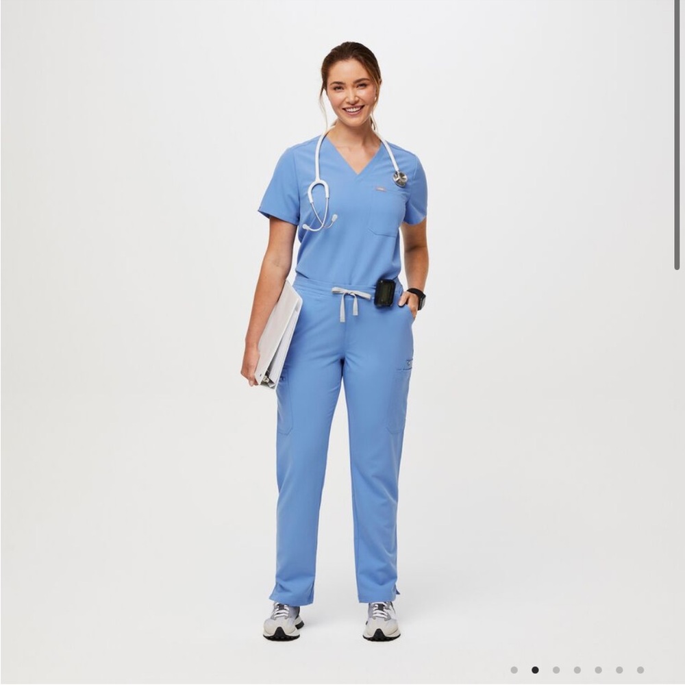 FIGS scrub set